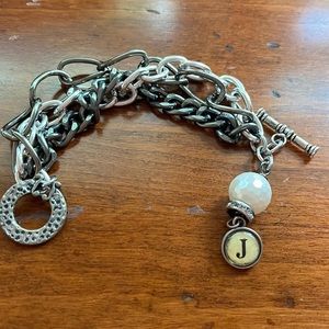 Chain bracelet.